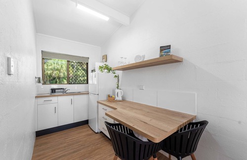 Kinka Beach Hotel | Kinka Palms Motel