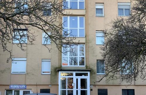 Szekesfehervar Apartment | Királykút 1 apartman - ingyen parkolás, bicajok, ac