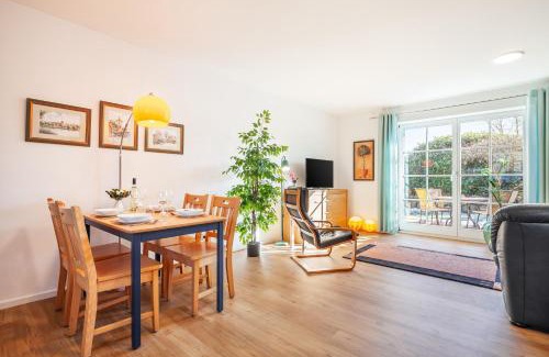 Borzow House | Kira