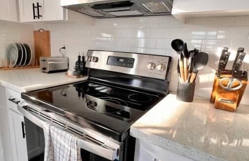 Pharr Apartment | Kirbys Krib! Fun Cool Comfy WildCat Prime Spot
