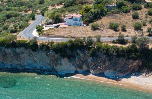 Messini Apartment | Kirke's Nest Apartments