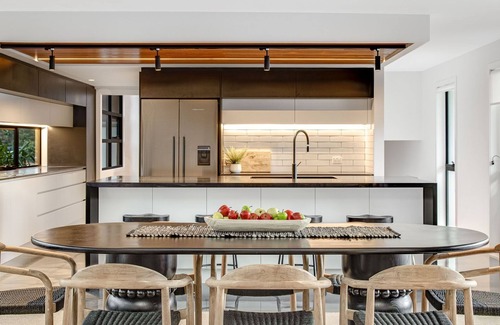 Coolangatta House | Kirra Bliss - Luxurious and Modern Beach House