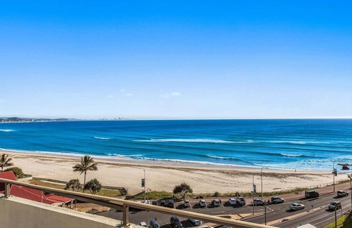 Coolangatta Apartment | Kirra Gardens 15 on Kirra Point Beachfront - Min. 3 night stays!