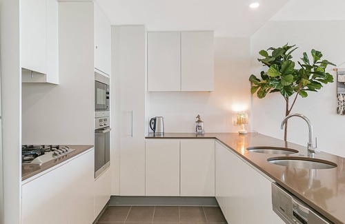Coolangatta Apartment | Kirra Surf 508 - Enjoy Kirra beachfront luxury - Linen Provided - Min. 3 night stays!