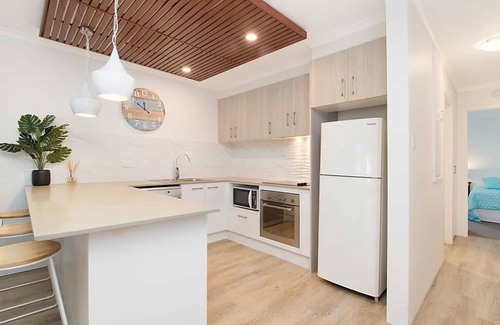 Coolangatta Apartment | Kirra Vista 4 - Beachfront & Ground Floor