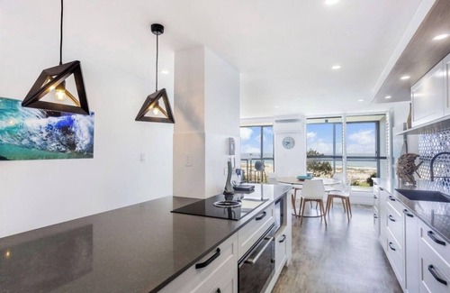 Northern Rivers Apartment | Kirra Waves - Luxury oceanfront 2-bedroom apartment