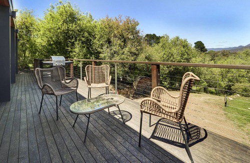 Goughs Bay House | Kirribilli: 2 BR, 1.5 BA House in Goughs Bay, Sleeps 4