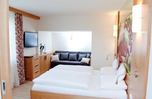 Bad Waltersdorf House | Kirschsuite 1 Nacht Halbpension - Hotel-restaurant Teuschler-mogg