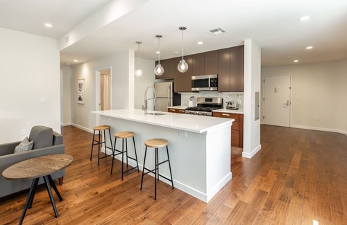 Central Business District Apartment | Kislak 403 Luxurious 2BR Retreat Above the City