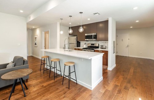 Central Business District Apartment | Kislak 602 2BR Penthouse Retreat Above the City