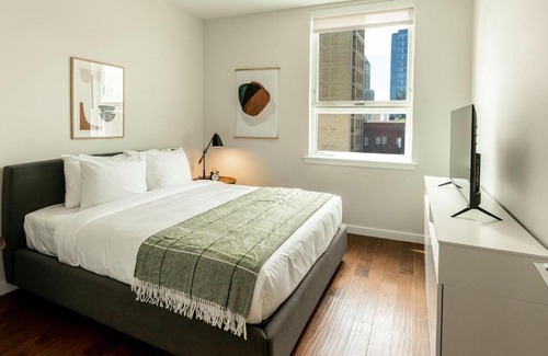 Central Business District Apartment | Kislak 602 2BR Penthouse Retreat Above the City