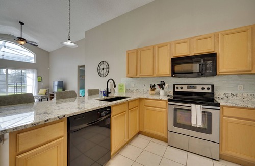 Seasons House | Kissimmee Getaway w/Pool ~ 7 Mi to Disney!