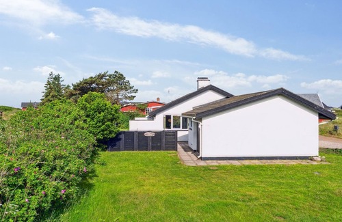 Lakolk House | "Kita" - 500m from the sea by Interhome