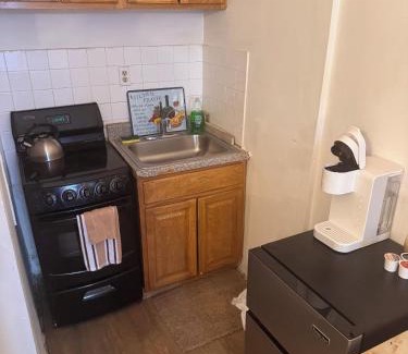Harlem Apartment | Kitchenette