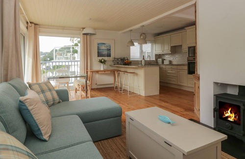 Noss Mayo Cottage | KITTIWAKE, family friendly, character holiday cottage in Noss Mayo