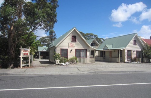 Strahan Apartment | Kitty's Cottages - Managed by BIG4 Strahan Holiday Retreat
