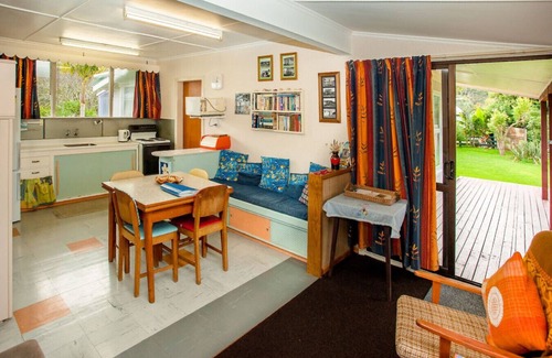Matapouri House | Kiwi Classic - Matapouri Bay