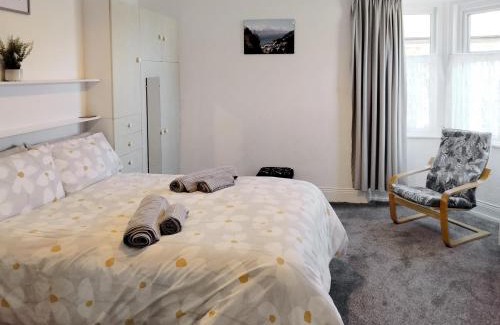 Amble House | Kiwi Corner