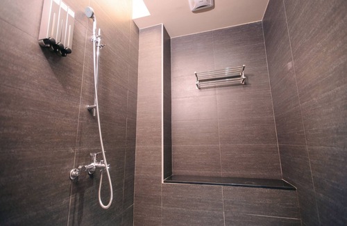 West District Hotel | Kiwi Express Hotel - Taichung Station Branch II