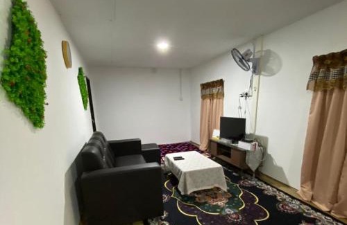 Alor Merah Ski Chalet | KK Homestay