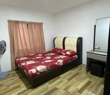 Alor Merah Ski Chalet | KK Homestay