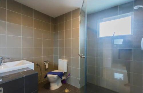Tanjung Aru Apartment | KK studio [B]/2 Queen Bed/Netflix/Free Parking