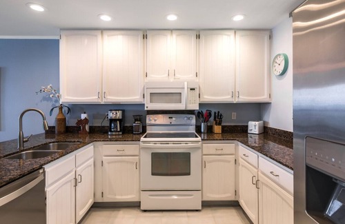 Kahaluu Bay Condo | KKSR#1202 DIRECT OCEANFRONT, 2ND FLOOR, REMODELED!, AMAZING VIEWS