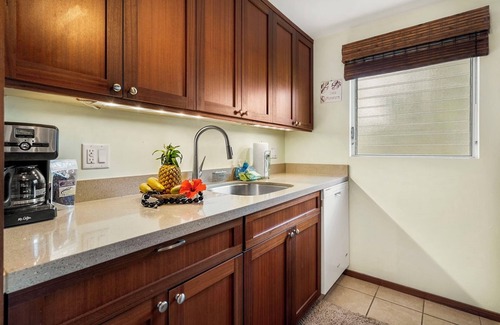 Kahaluu-Keauhou Condo | Kksr#48 Beautiful Townhome, Steps from the Pool/Beach, Remodeled, AC in unit!