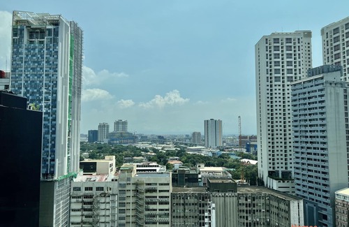 San Lorenzo Condo | KL Tower - Clean & Cozy 1BR Unit near Greenbelt Mall Makati City