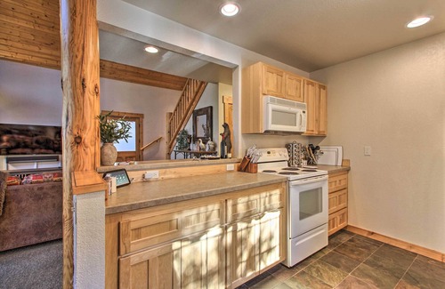 Klamath Falls Cabin | Klamath Falls Cabin Retreat w/Deck & Grill!