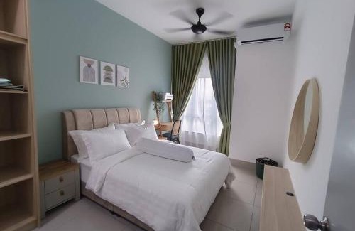 Salak South Apartment | KLCC View 3BR 3Bath at RC Residence by Rosaz