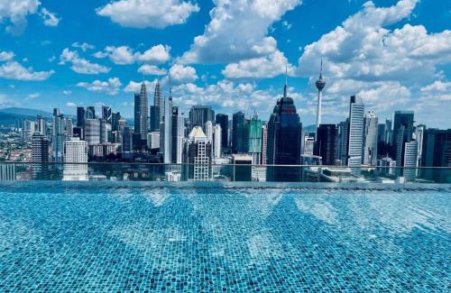 Batu Caves Apartment | KLCC view luxury suites & KLCC view sky pool at Regalia Residence