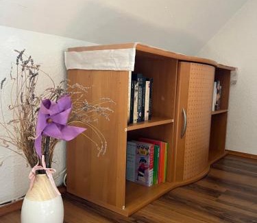 Rogen Apartment | Kleine Bauernhof-Wohnung im Stadtbusbereich