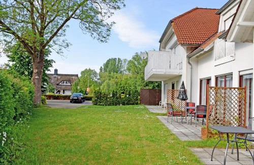 Gustow House | Kleine Ferienwohnung mit Terrasse und Gartenblick