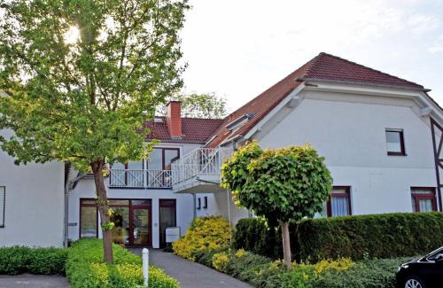 Gustow House | Kleine Ferienwohnung mit Terrasse und Gartenblick