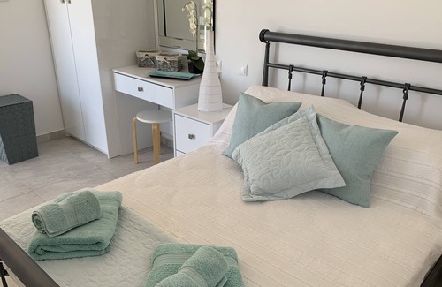 Meganisi House | Kleine Villa auf Meganisi mit Whirlpool und Genialem Blick zu Vermieten