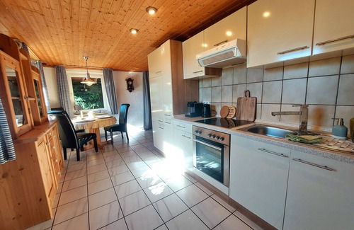 Halver House | Kleines Haus Mitten in der Natur mit Eigener Terrasse und Sonnenbalkon