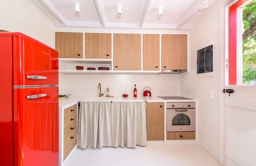 Tripiti House | KLIMA BAY Beachfront Boutique Houses (Red)