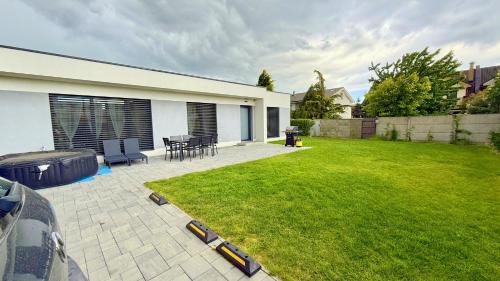 Dunajska Luzna House | Klimatizovaný Apartmánový dom s vírivkou, 9B