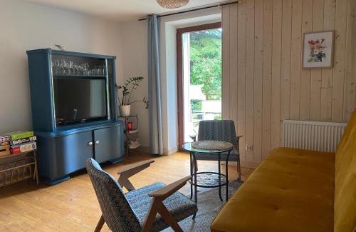 Miedzylesie Apartment | Klimaty- apartamenty nad rzeką