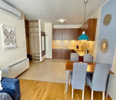 Jastrzebia Gora Apartment | Klimatyzowany apartament z basenem i garażem Willa 4 Pory Roku