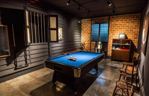 Kluang House | Kluang Swimming Pool Blues 11 Retro Homestay