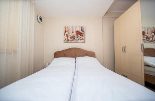Maini Apartment | KlubNika