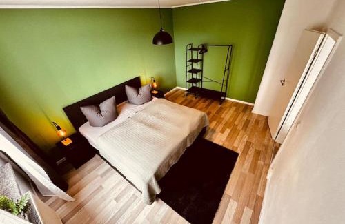 Chemnitz Apartment | KMHosting Zentrum Luxe Apartment Balkon