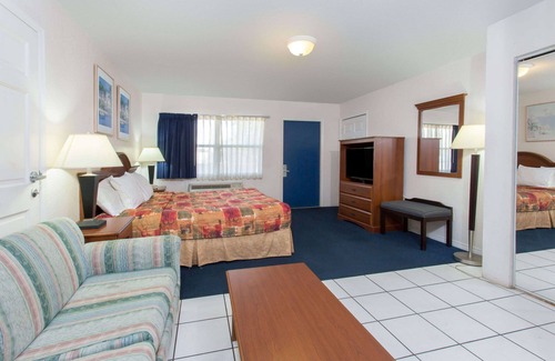 Arcadia Hotel | Knights Inn Arcadia