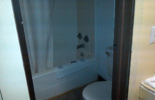 Battle Creek Hotel | Knights Inn - Battle Creek