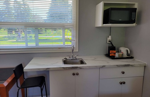 Cobourg Hotel | Knights Inn Cobourg