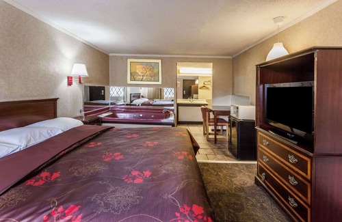 Farmington Hills Hotel | Knights Inn Farmington Hill