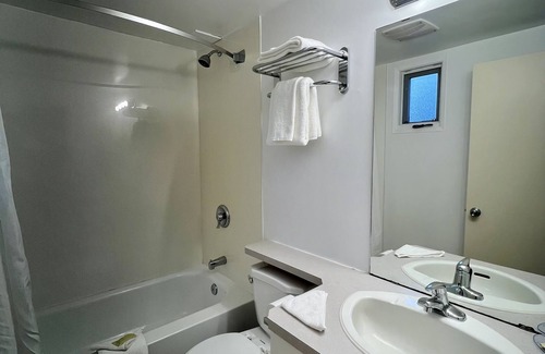 South Lethbridge Hotel | Knights Inn Lethbridge