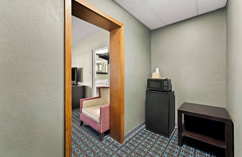 North Wales Hotel | Knights Inn Montgomeryville